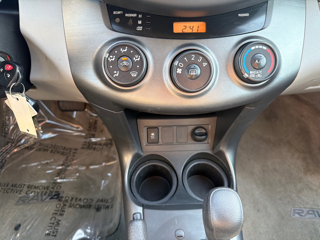 Photo 20 of this TOYOTA RAV4