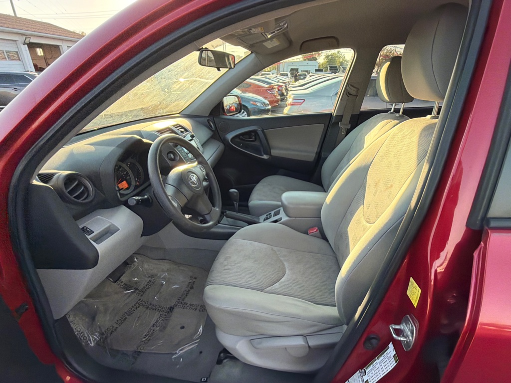 Photo 9 of this TOYOTA RAV4