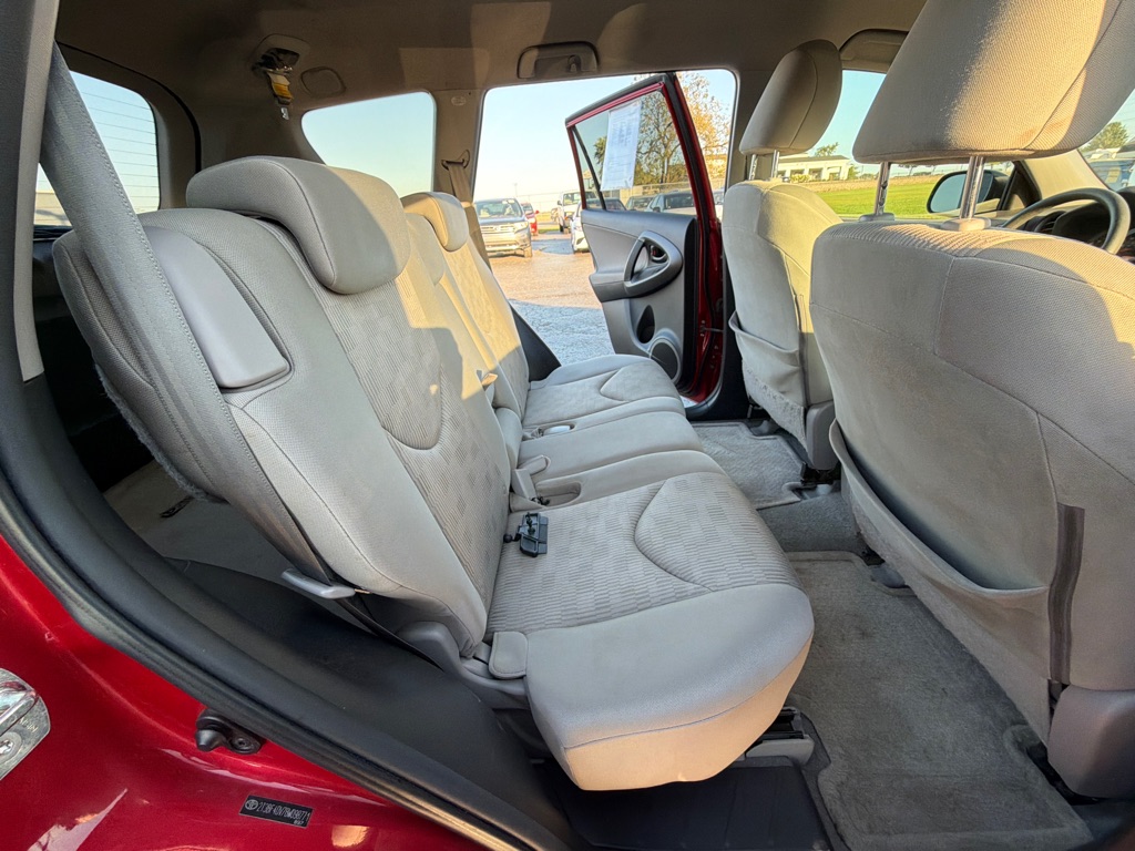 Photo 26 of this TOYOTA RAV4