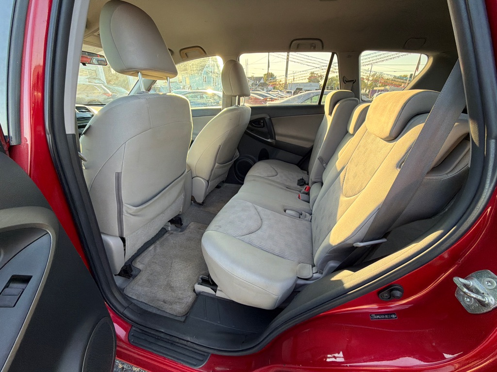 Photo 22 of this TOYOTA RAV4