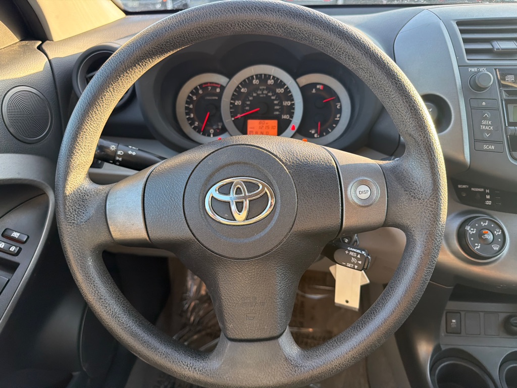Photo 18 of this TOYOTA RAV4