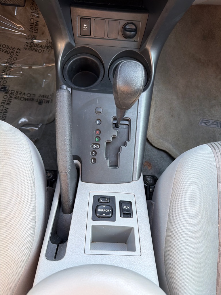 Photo 21 of this TOYOTA RAV4