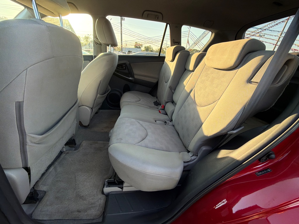 Photo 23 of this TOYOTA RAV4