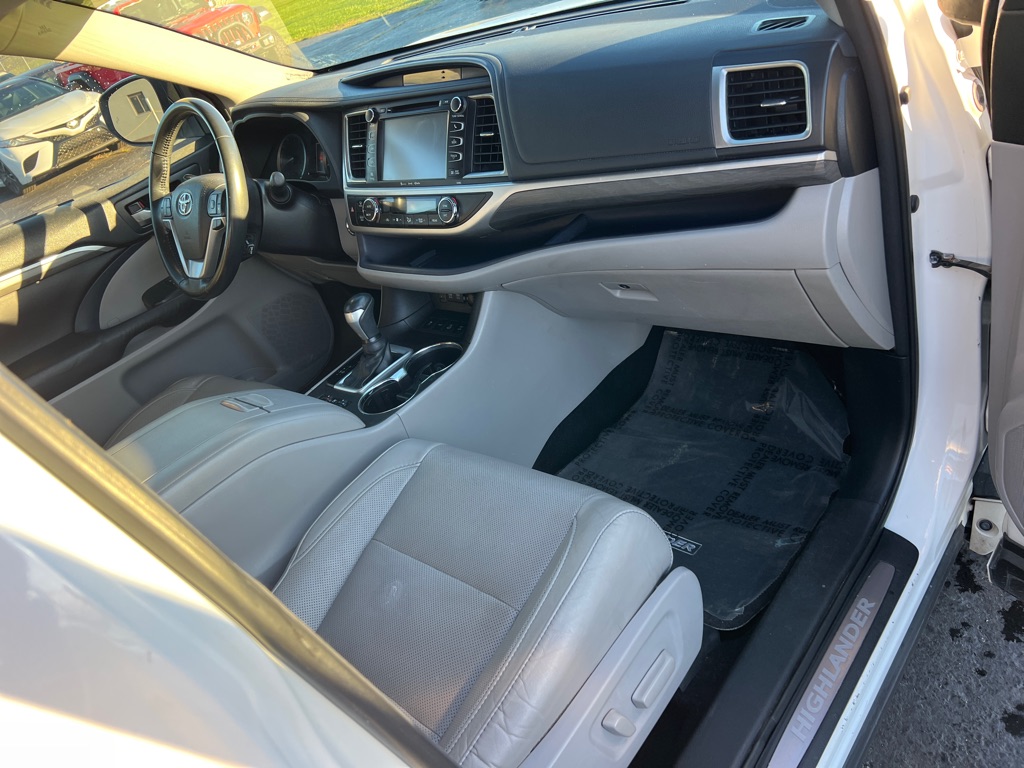 Photo 22 of this TOYOTA HIGHLANDER