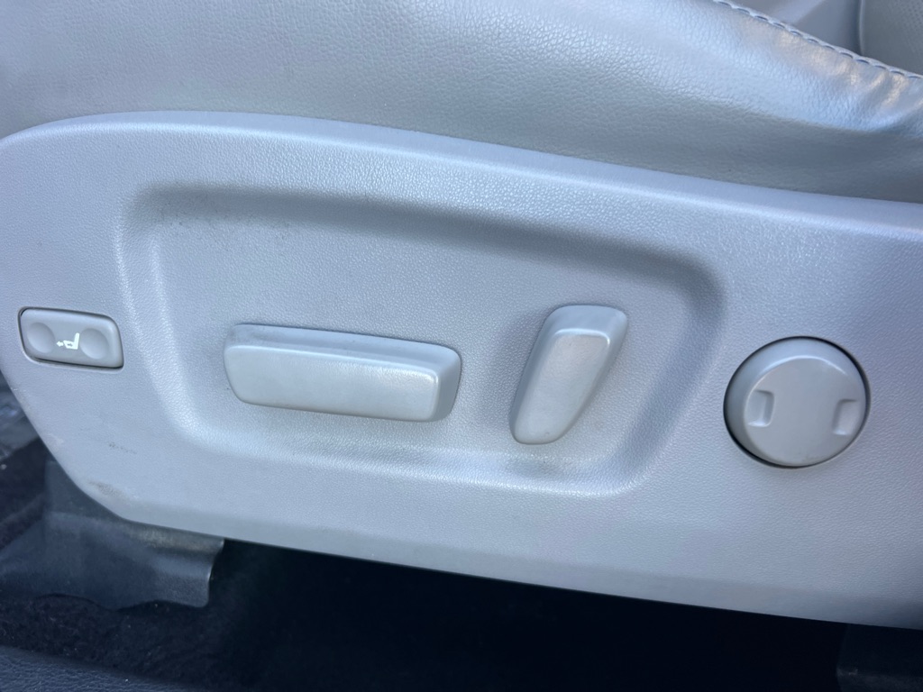 Photo 28 of this TOYOTA HIGHLANDER