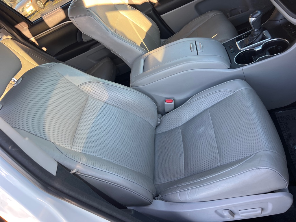 Photo 23 of this TOYOTA HIGHLANDER