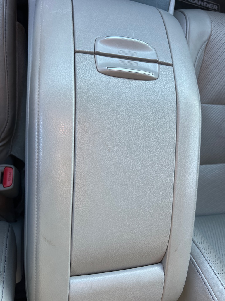 Photo 39 of this TOYOTA HIGHLANDER