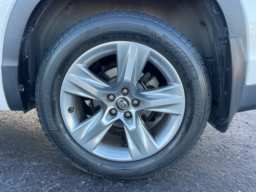 Photo 44 of this TOYOTA HIGHLANDER