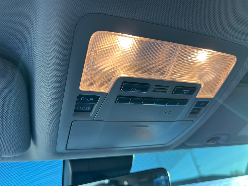Photo 41 of this TOYOTA HIGHLANDER