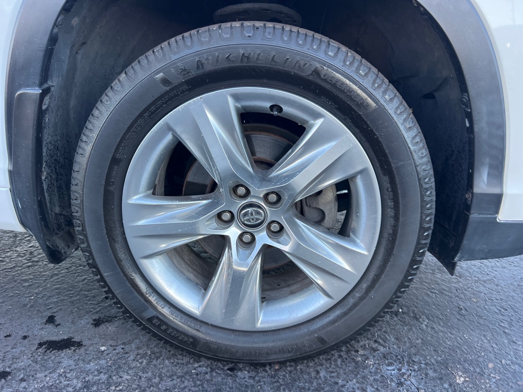 Photo 46 of this TOYOTA HIGHLANDER