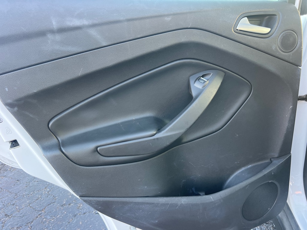 Photo 12 of this FORD C-MAX