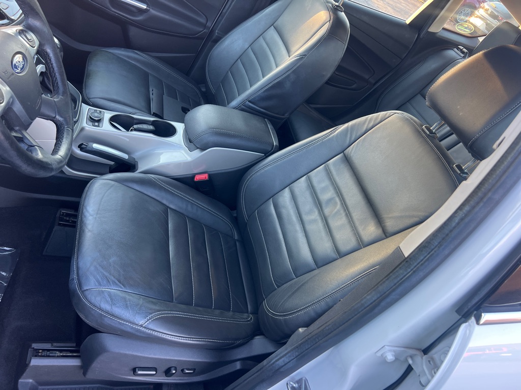 Photo 11 of this FORD C-MAX