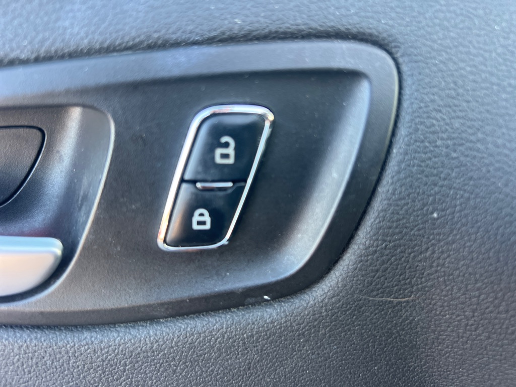 Photo 27 of this FORD C-MAX