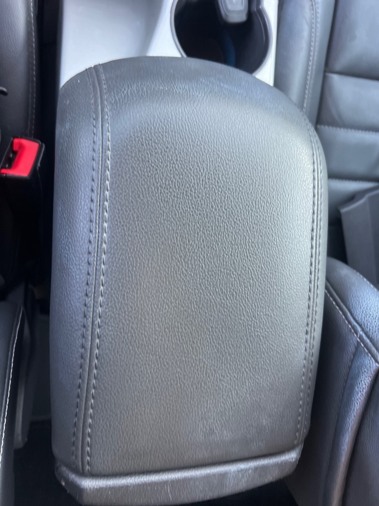 Photo 36 of this FORD C-MAX