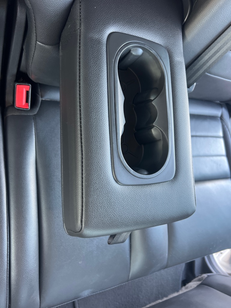 Photo 17 of this FORD C-MAX