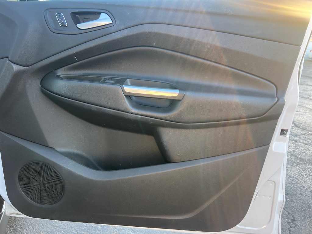 Photo 18 of this FORD C-MAX