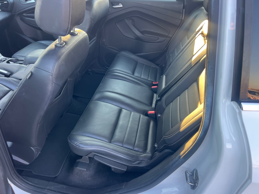 Photo 13 of this FORD C-MAX