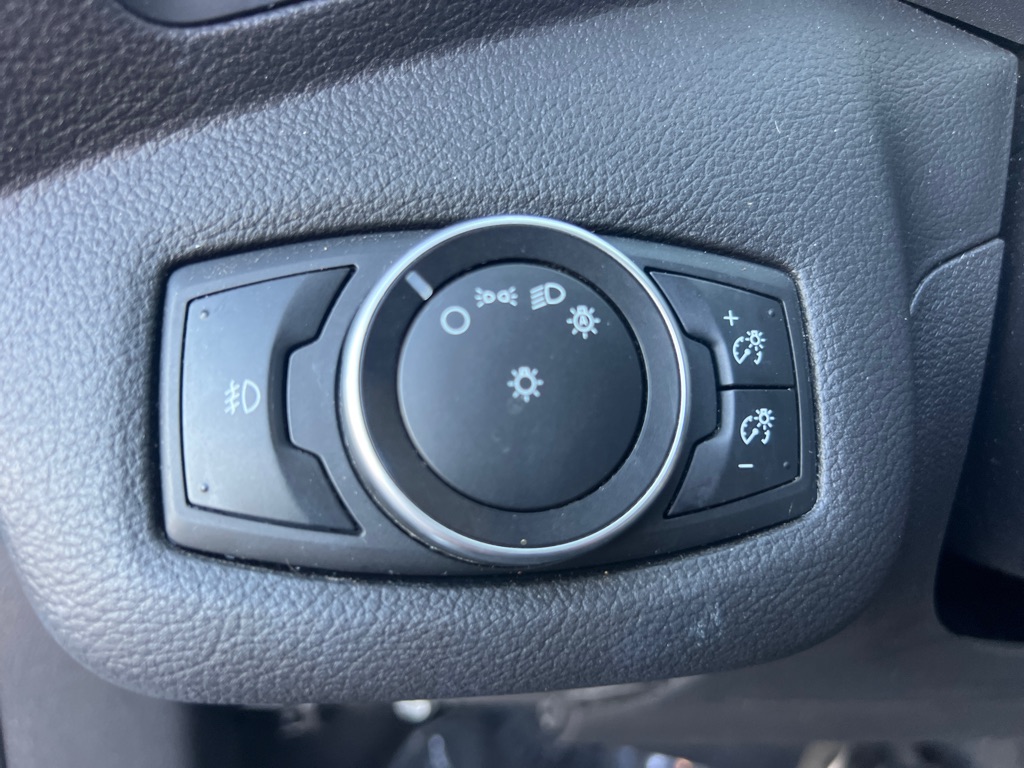 Photo 28 of this FORD C-MAX