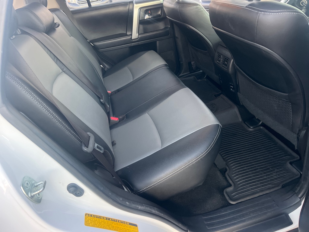 Photo 15 of this TOYOTA 4RUNNER