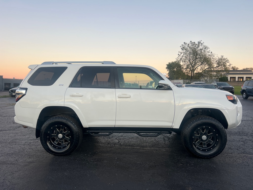 Photo 8 of this TOYOTA 4RUNNER