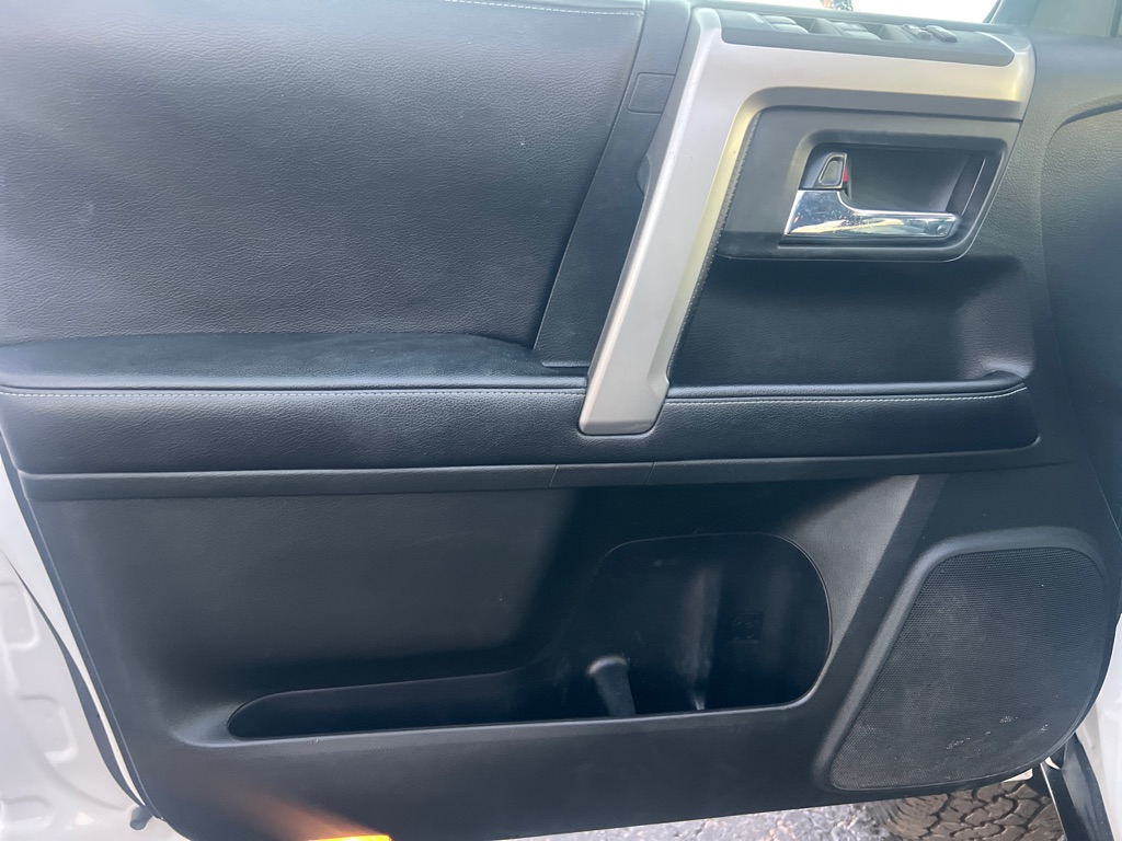 Photo 10 of this TOYOTA 4RUNNER