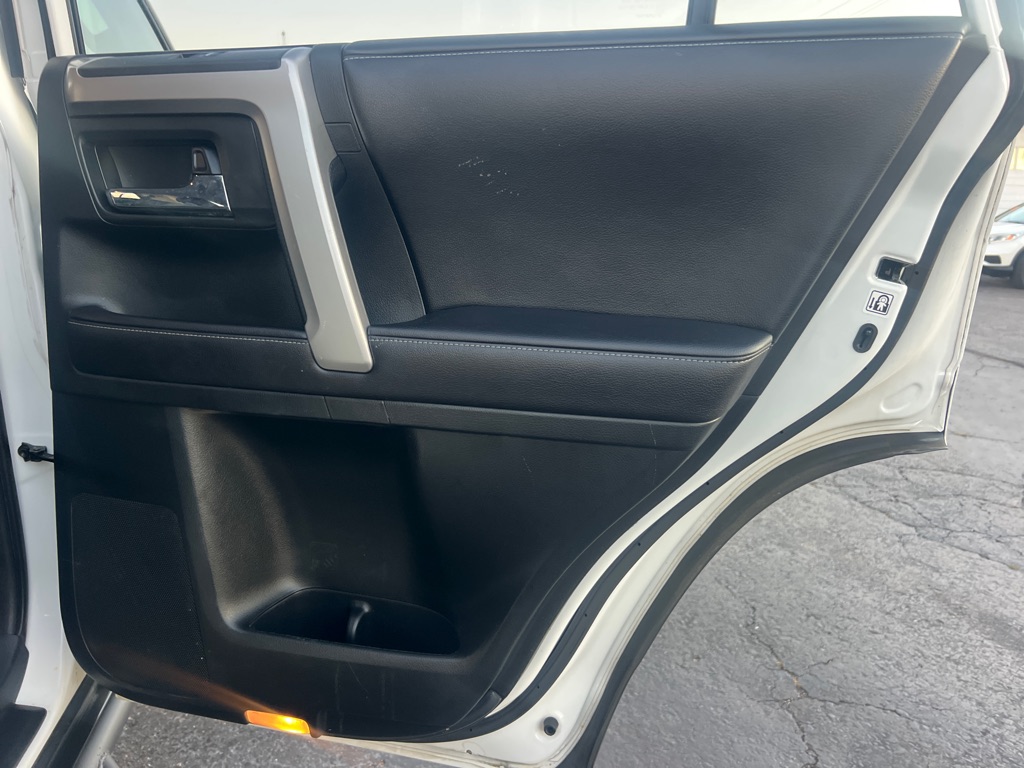 Photo 14 of this TOYOTA 4RUNNER