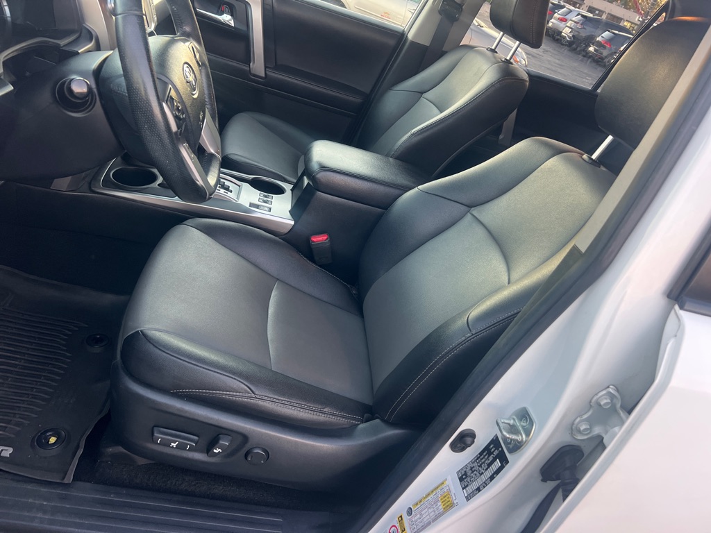 Photo 11 of this TOYOTA 4RUNNER