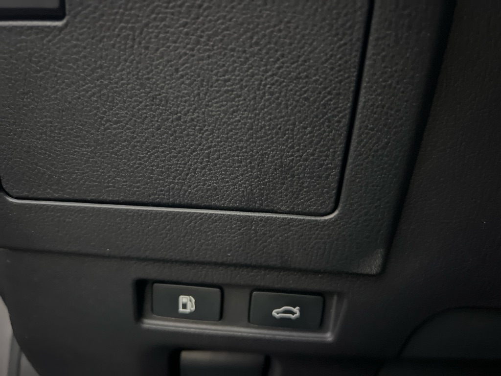 Photo 26 of this LEXUS ES 250