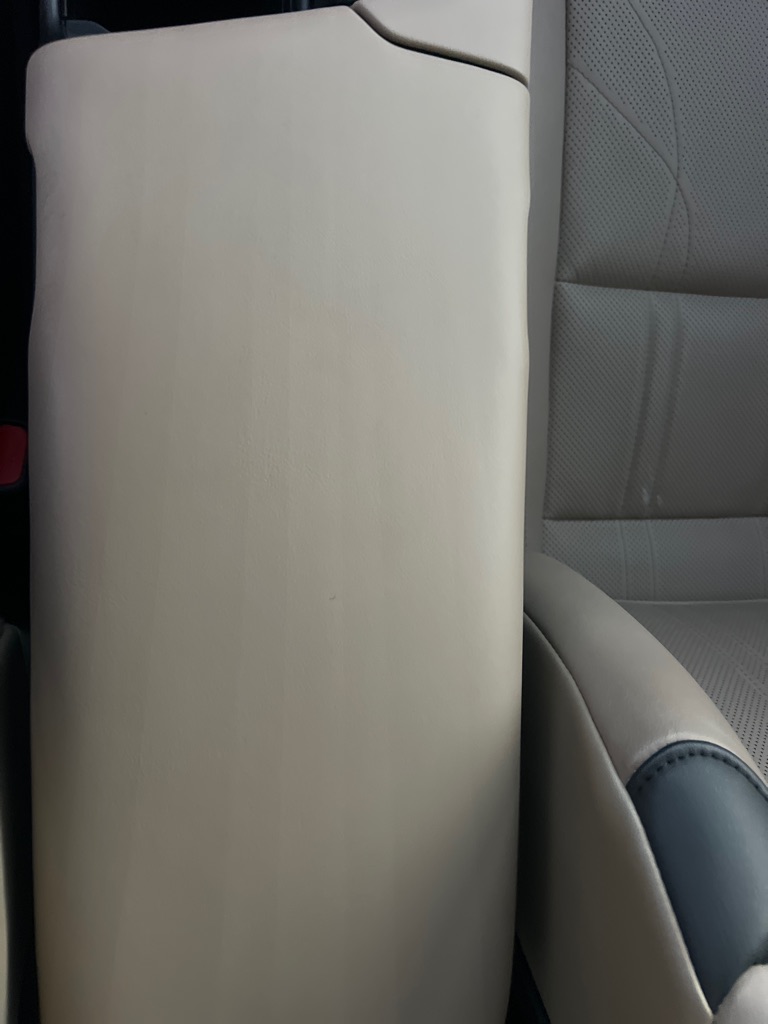 Photo 33 of this LEXUS ES 250