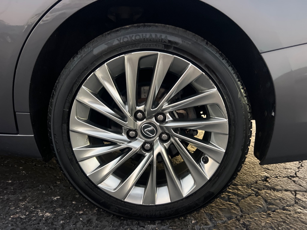 Photo 40 of this LEXUS ES 250