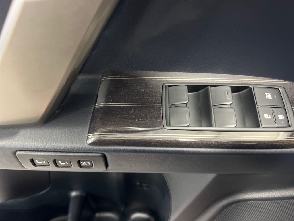 Photo 25 of this LEXUS GX 460