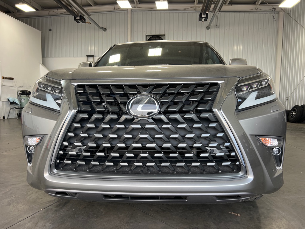 Photo 2 of this LEXUS GX 460