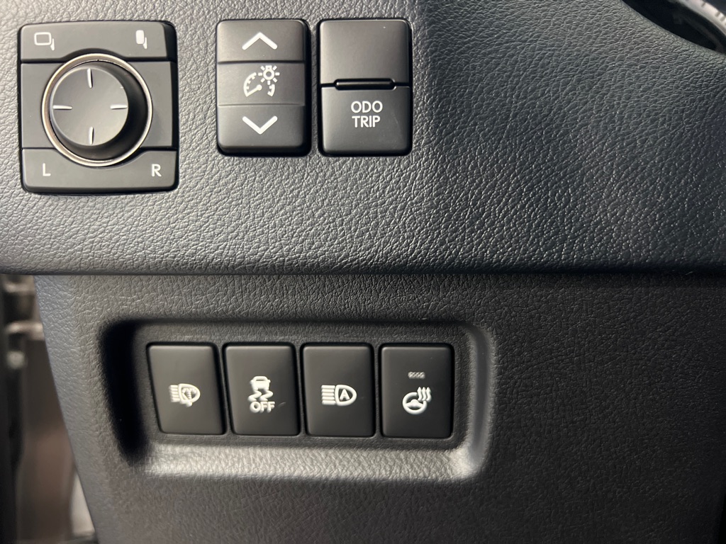 Photo 26 of this LEXUS GX 460