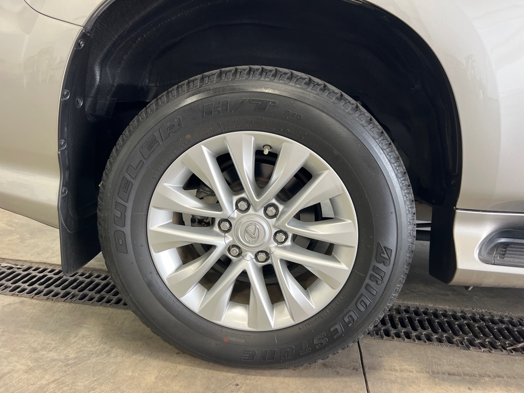 Photo 42 of this LEXUS GX 460
