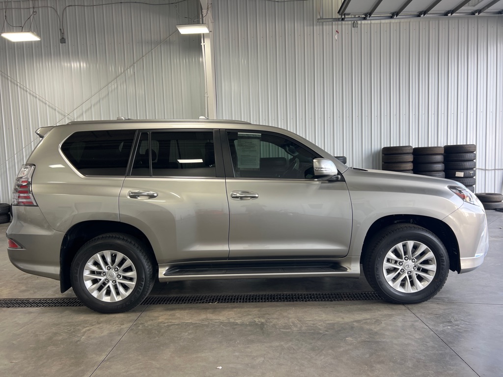 Photo 8 of this LEXUS GX 460