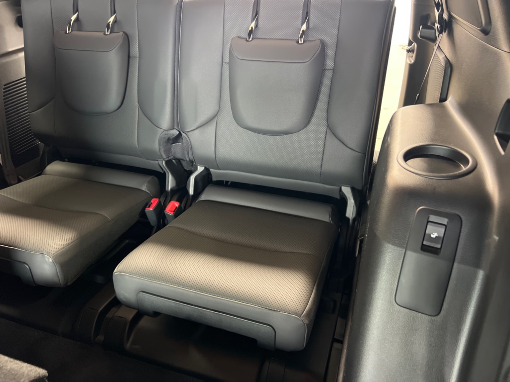 Photo 15 of this LEXUS GX 460
