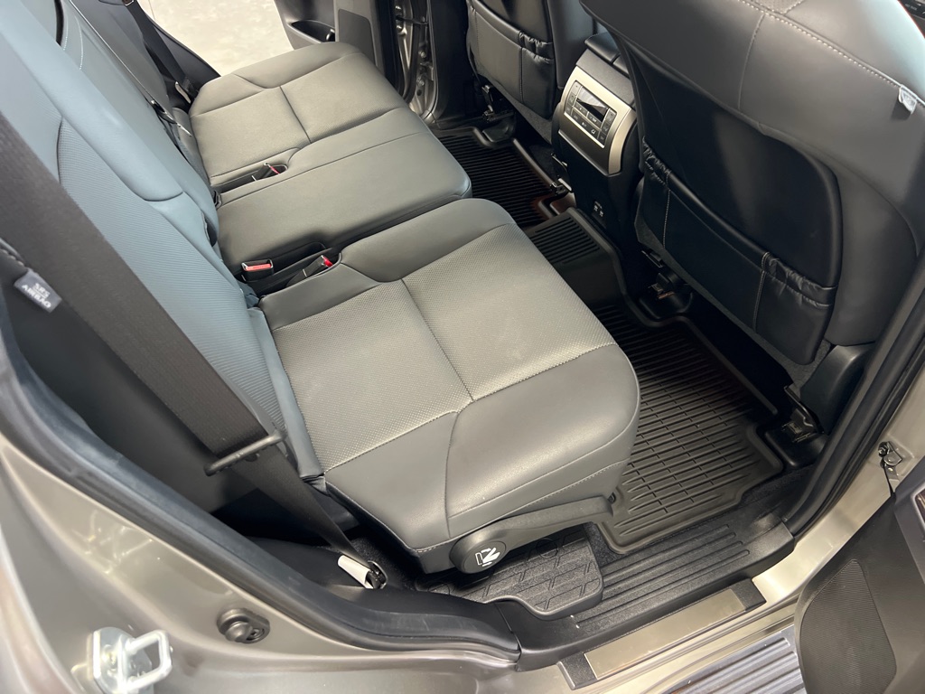 Photo 20 of this LEXUS GX 460