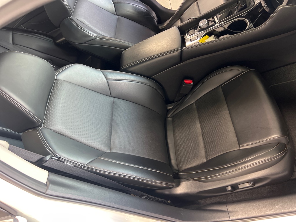 Photo 21 of this NISSAN MAXIMA