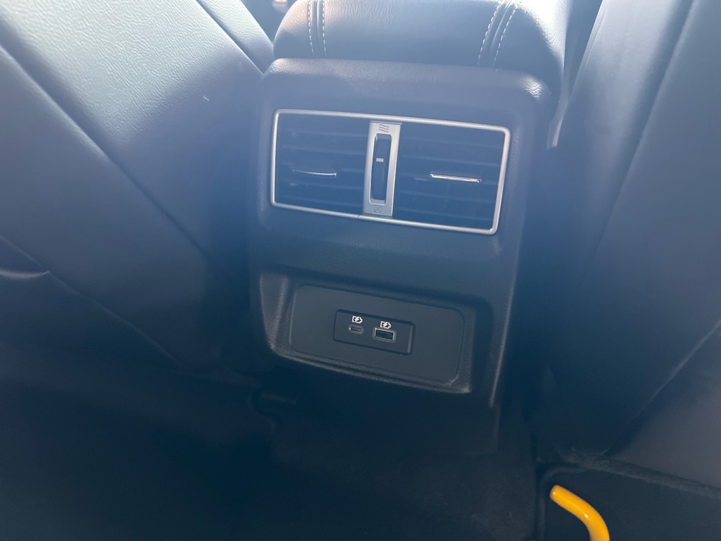 Photo 17 of this NISSAN MAXIMA
