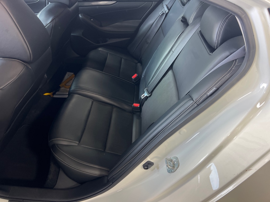 Photo 13 of this NISSAN MAXIMA