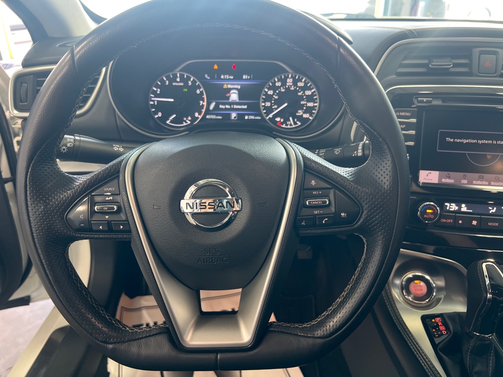 Photo 27 of this NISSAN MAXIMA