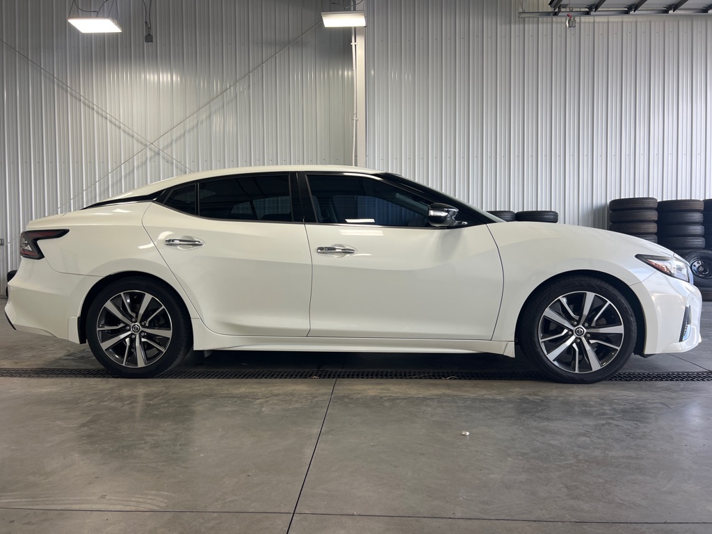 Photo 8 of this NISSAN MAXIMA