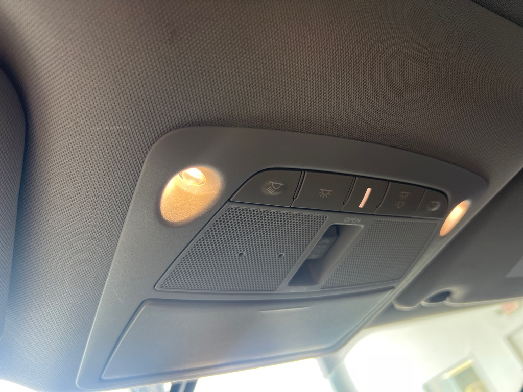 Photo 36 of this NISSAN MAXIMA