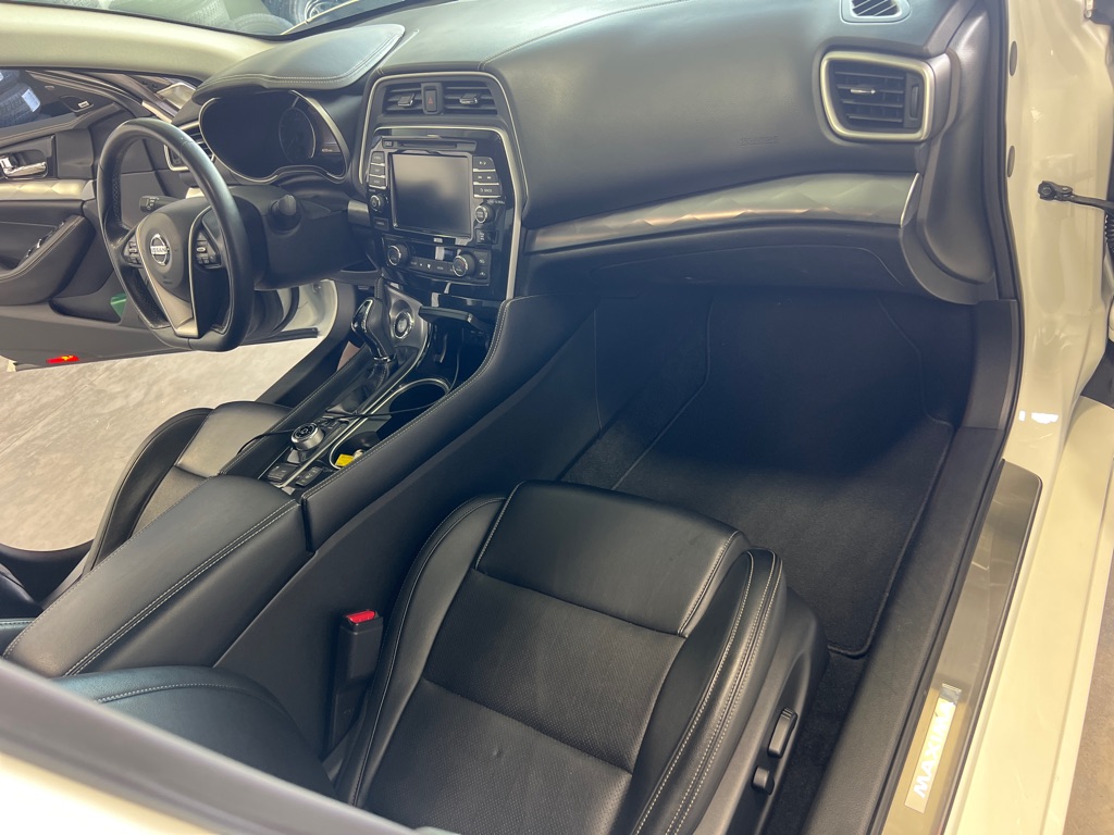 Photo 20 of this NISSAN MAXIMA
