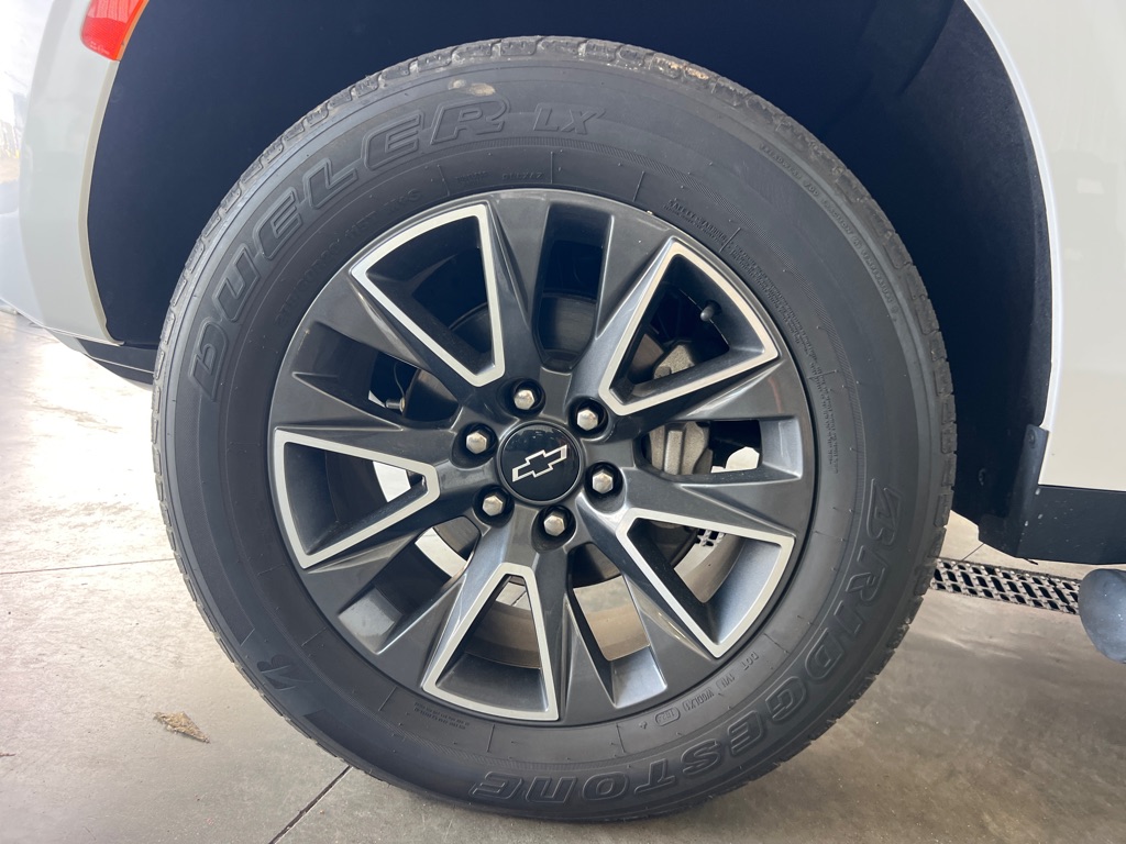 Photo 42 of this CHEVROLET TAHOE