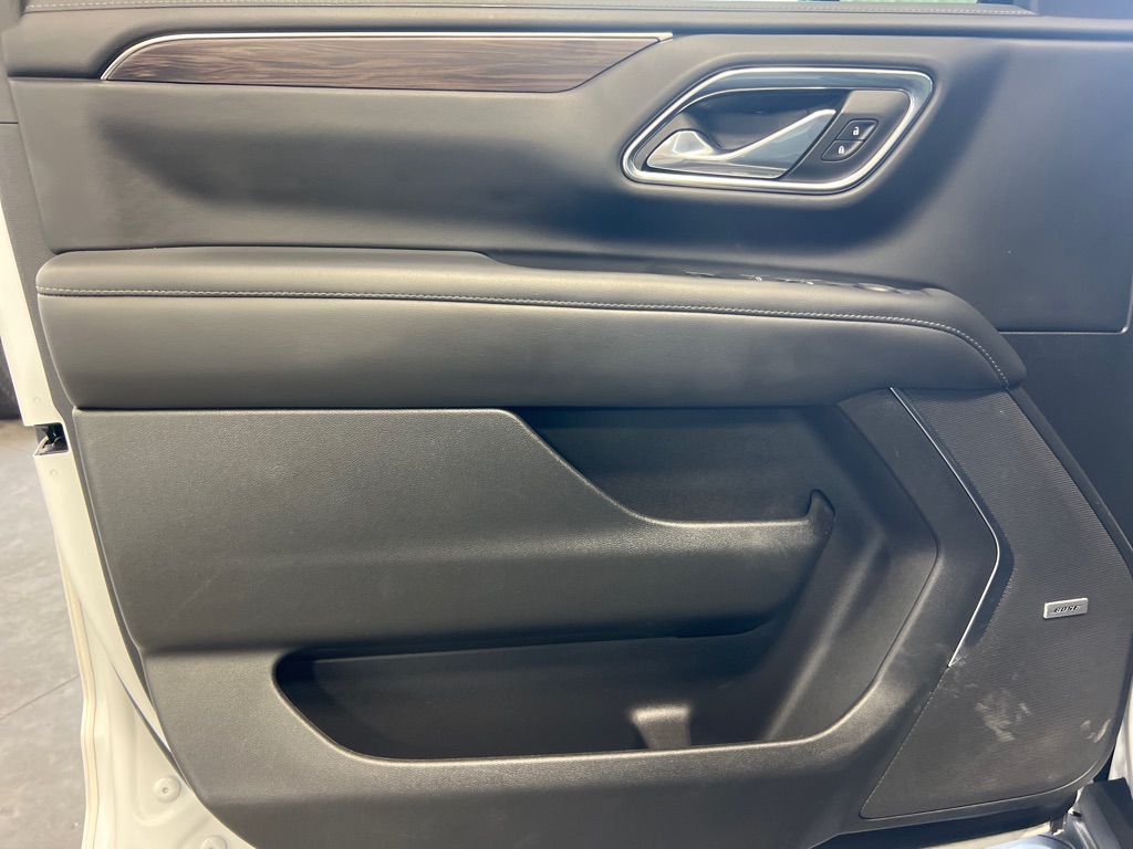 Photo 10 of this CHEVROLET TAHOE