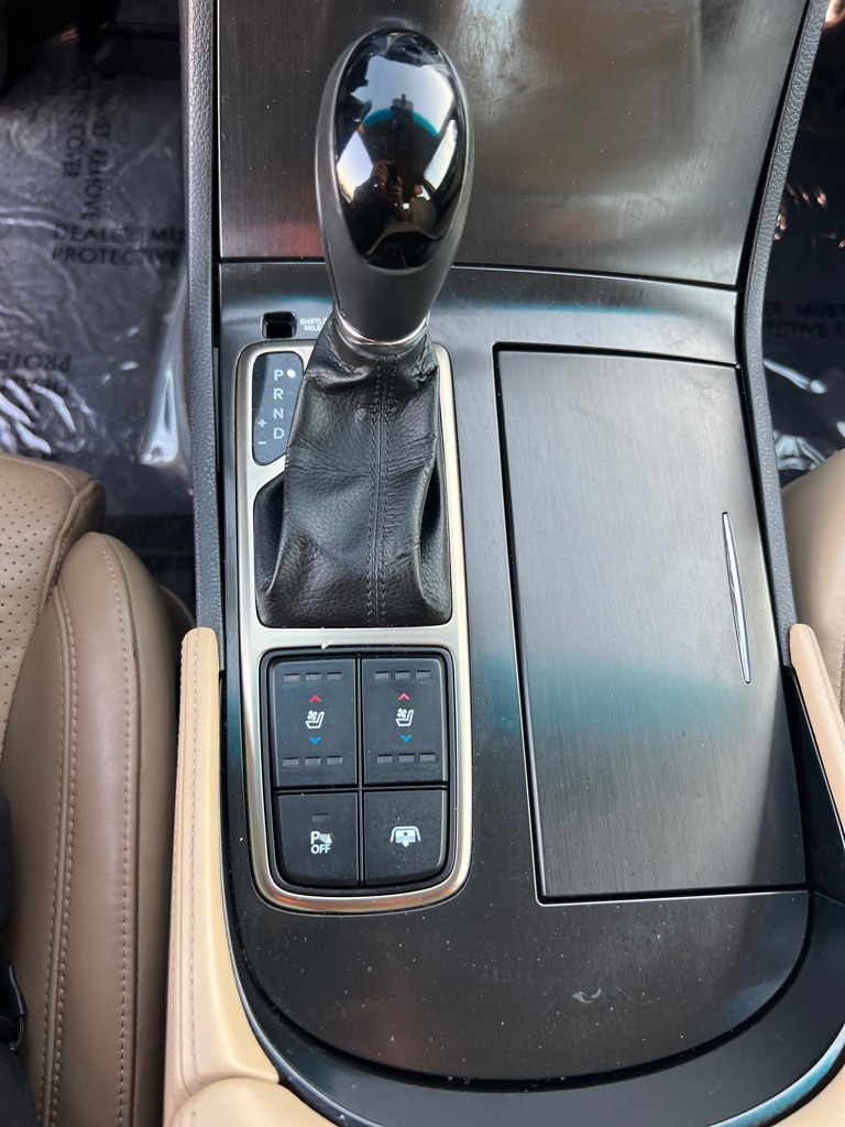 Photo 33 of this HYUNDAI AZERA