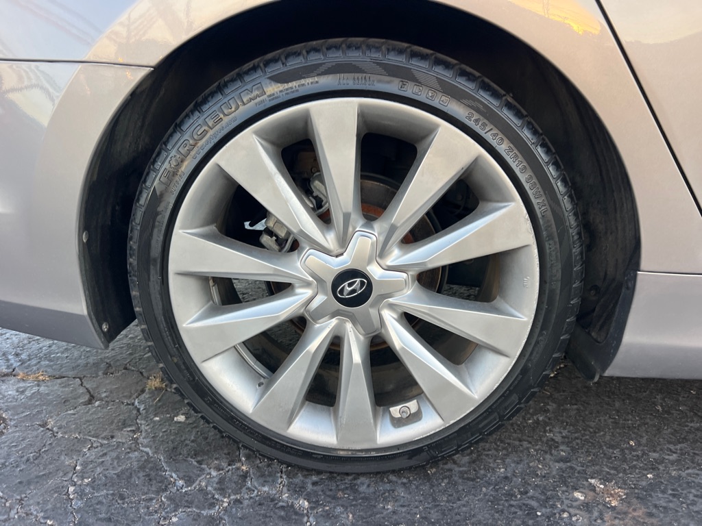 Photo 40 of this HYUNDAI AZERA