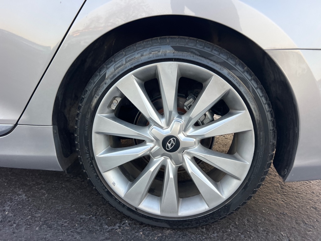 Photo 39 of this HYUNDAI AZERA