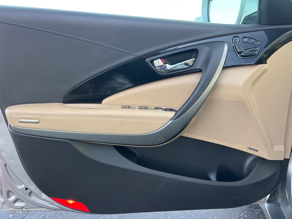 Photo 10 of this HYUNDAI AZERA